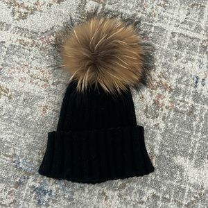 Ripped black fur pom hat